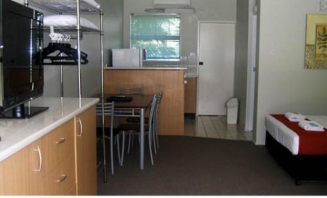 Anchorage Motor Inn Sunshine Coast Room photo